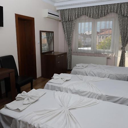 Hotel Leo Peja Kültér fotó