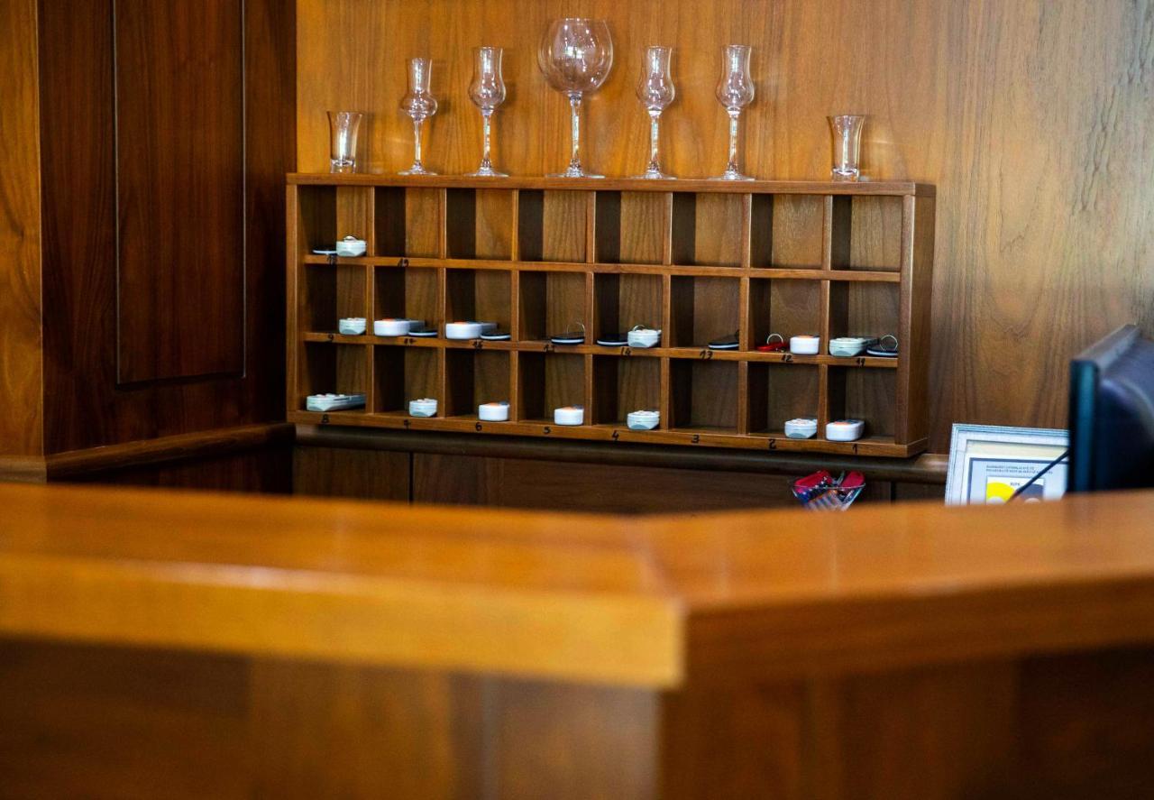 Hotel Leo Peja Kültér fotó